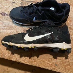 Women’s softball cleats